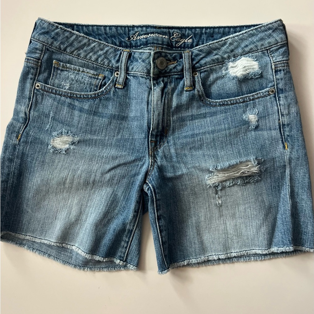 American Eagle Women’s Distressed Denim Jean Shorts Size 6